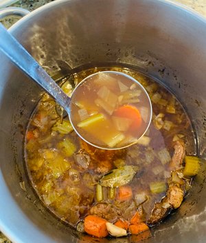 Hearty roasted bone broth, pre-strained